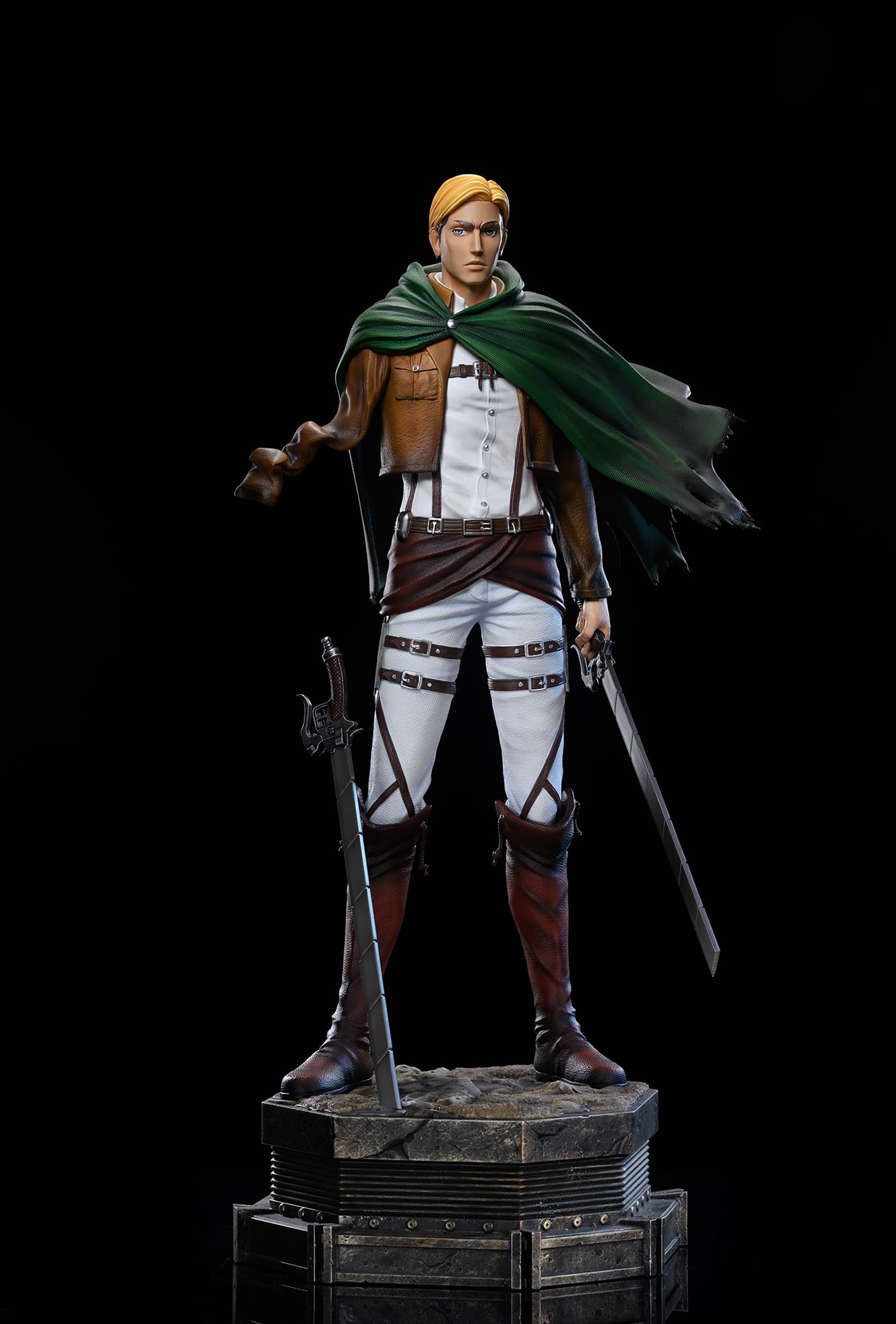 Amazon | エルヴィン・スミス フィギュア 1/4スケール 塗装済み